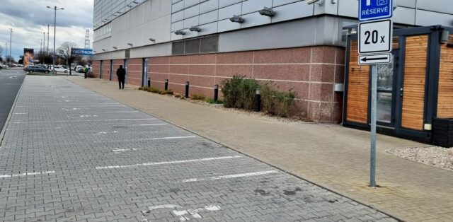 parkovani-na-vozickarich-invalide