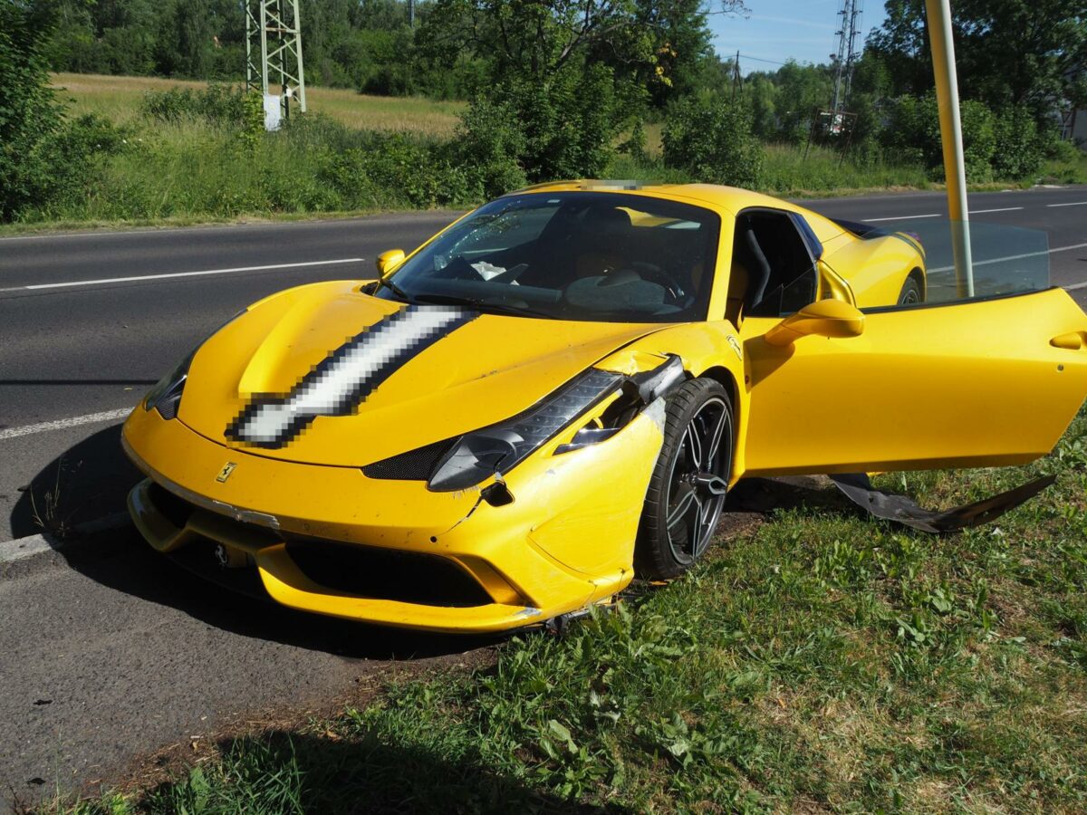 Ferrari 458 Speciale nehoda 1