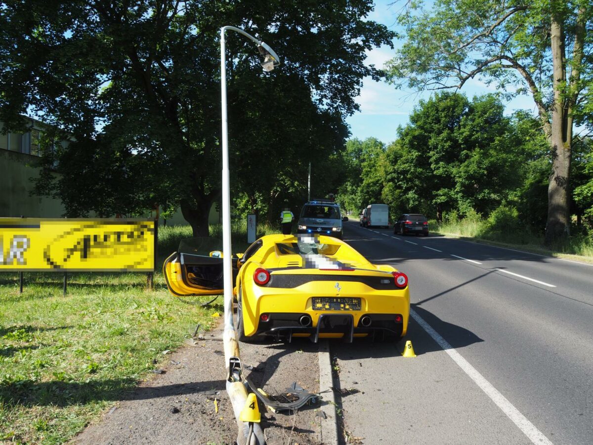 Ferrari 458 Speciale nehoda 2