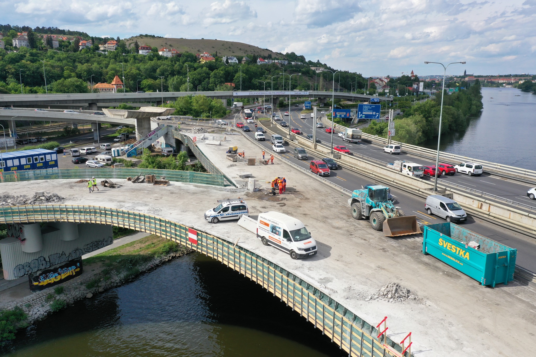 Dal Komplikace Na Barrandovsk m Most A Do Z Se V razn Zm nilo 