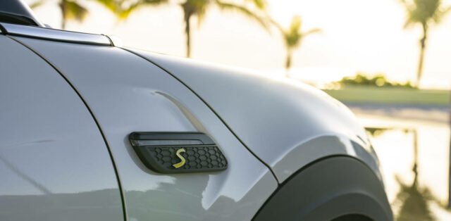 Studie elektromobilu MINI Cooper SE Cabrio (2022)