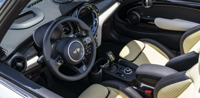 Studie elektromobilu MINI Cooper SE Cabrio (2022)