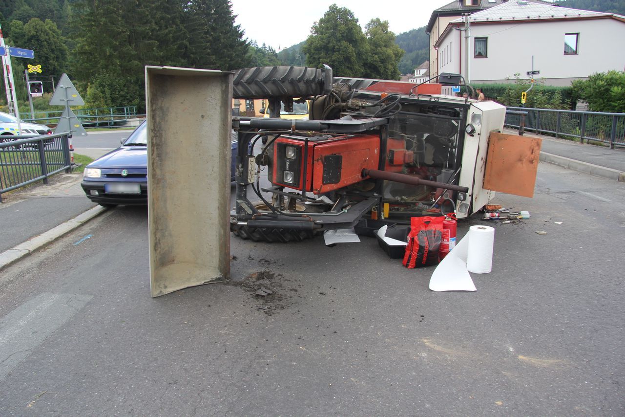 Mít nepořádek v autě se nemusí vyplatit. Odpadky mohou mít na svědomí i dopravní nehodu