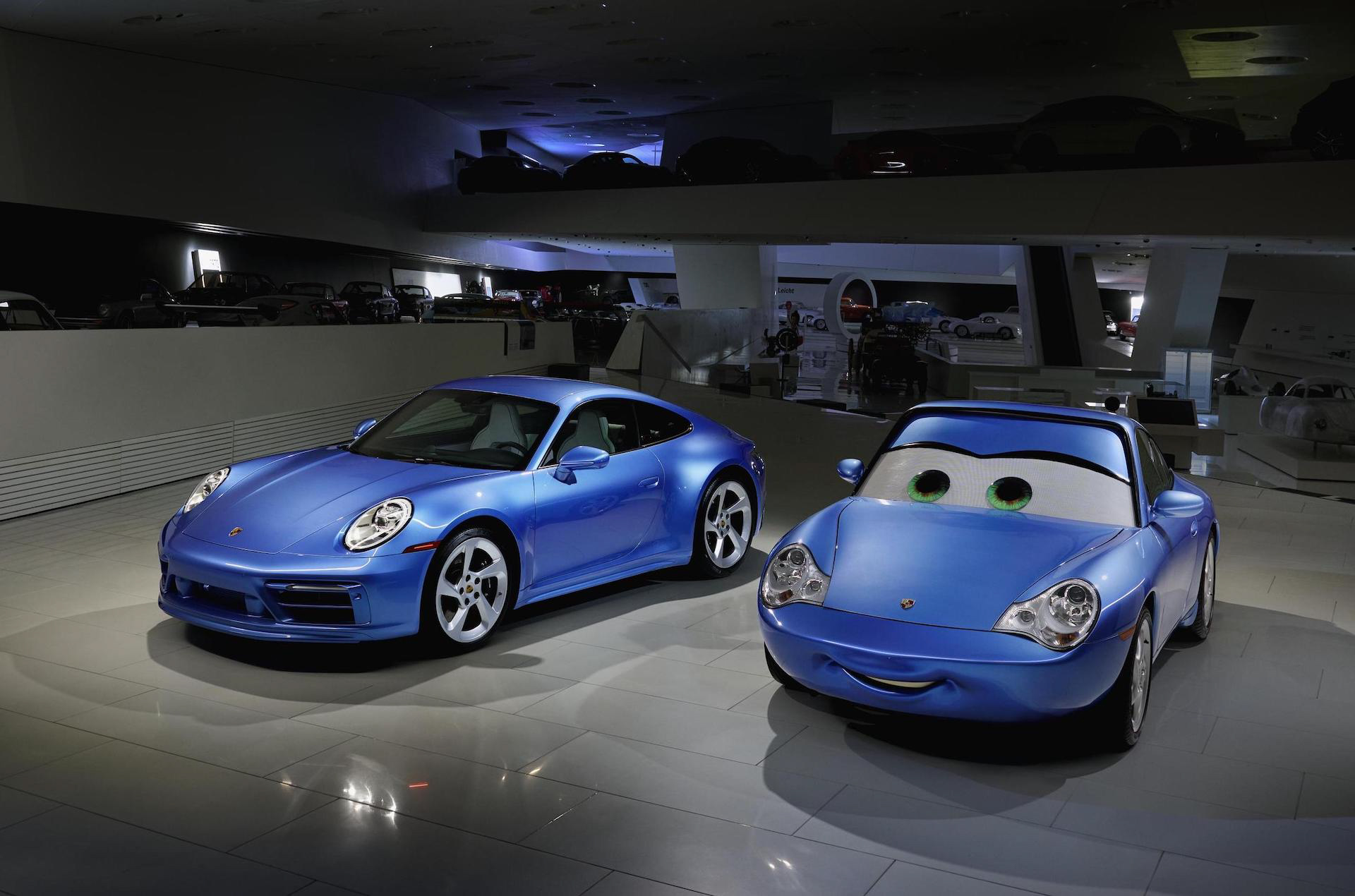 Porsche konečně dalo vzniknout slavné filmové Sally. Speciální 911 se bude dražit na dobrou věc a nechybí jí ani ikonické tetování