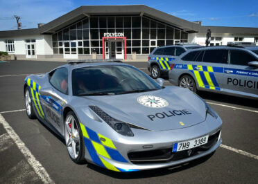 policie-ferrari_458_italia-autodrom_most-polygon