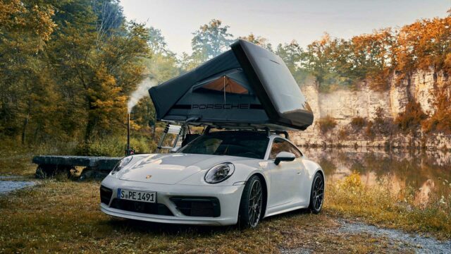 Kempovat s vozy značky Porsche nikdy nebylo jednodušší. Nový stan je možné postavit i na střeše 911