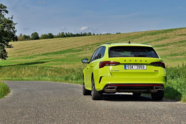 Škoda Octavia Combi RS (2022)