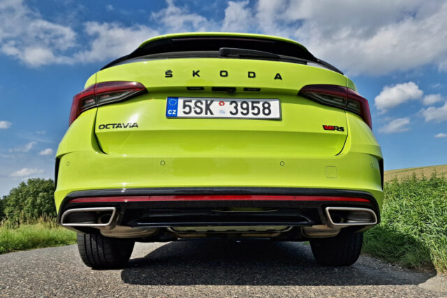 Škoda Octavia Combi RS (2022)