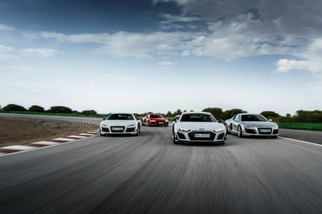 2022-Audi_R8_V10_GT_RWD-predek