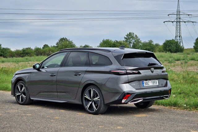 Test Peugeot 308 SW GT 1.2 PureTech 130 EAT8 (2022)