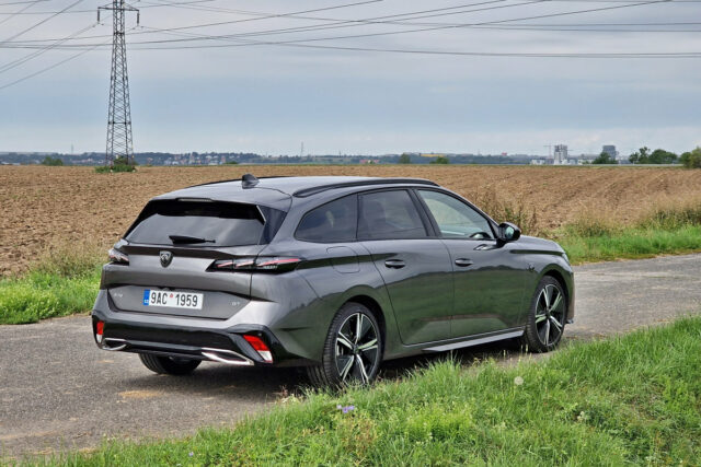 Test Peugeot 308 SW GT 1.2 PureTech 130 EAT8 (2022)