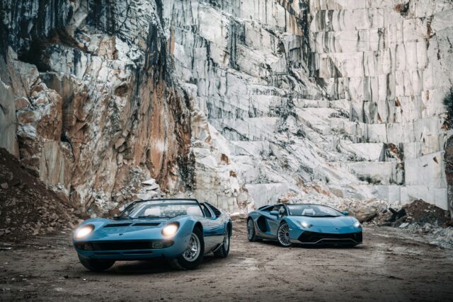 Poslední vyrobené Lamborghini Aventador je poctou legendárnímu modelu Miura Roadster
