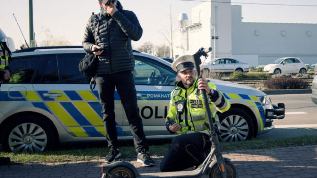 I cyklista nebo koloběžkář musí znát základní povinnosti řidiče. Znát musí dopravní značky a pravidla a zapomenout musí na alkohol