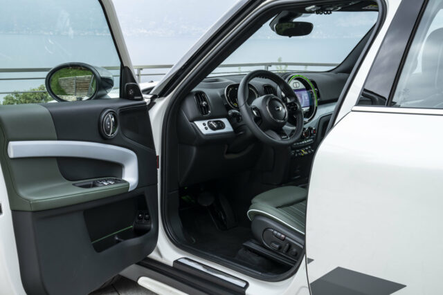 MINI Cooper SE Countryman ALL4 edice Untamed
