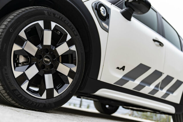 MINI Cooper SE Countryman ALL4 edice Untamed