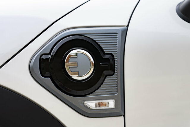 MINI Cooper SE Countryman ALL4 edice Untamed