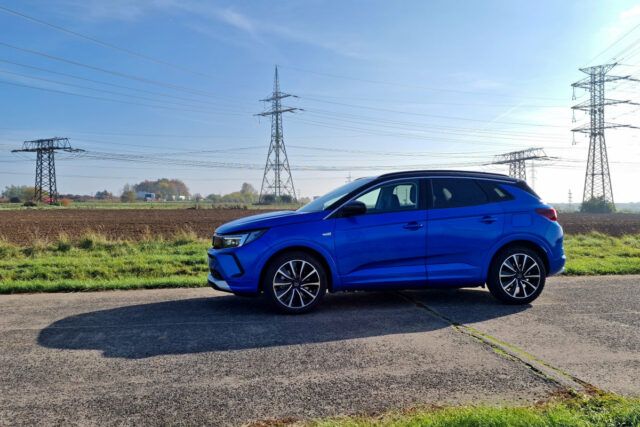 Test Opel Grandland PHEV 300 k 4×4 8AT | plug-in hybrid (2022)