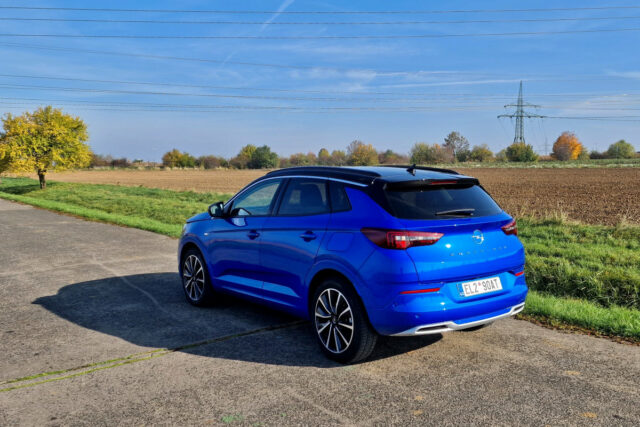 Test Opel Grandland PHEV 300 k 4×4 8AT | plug-in hybrid (2022)