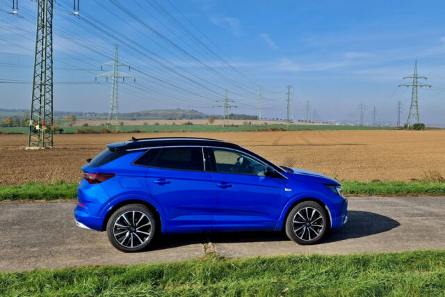 Test Opel Grandland PHEV 300 k 4×4 8AT | plug-in hybrid (2022)