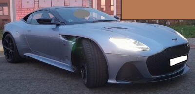 Policie za krácení daní zabavila několik Ferrari, Aston Martin a BMW