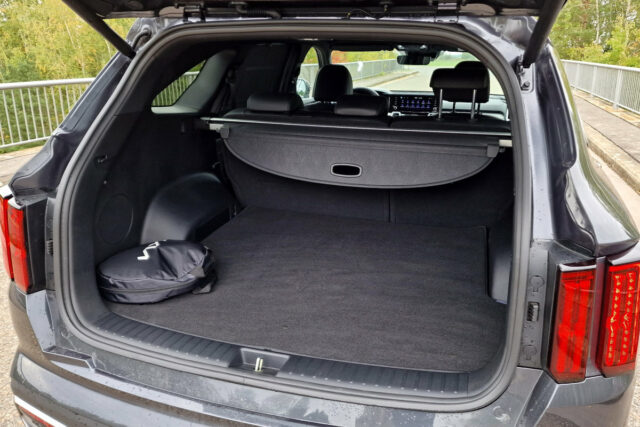 Test Kia Sorento 1.6 T-GDi PHEV 4x4 | plug-in hybrid (2022)