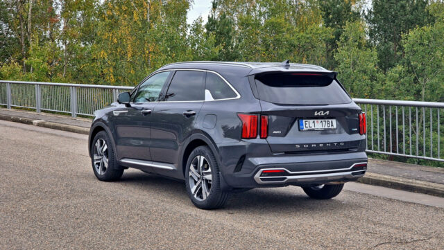 Test Kia Sorento 1.6 T-GDi PHEV 4x4 | plug-in hybrid (2022)