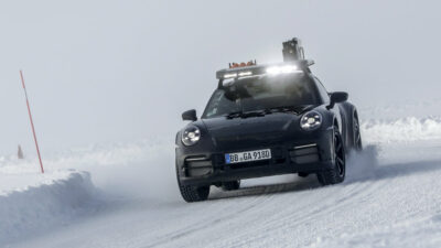 Testování Porsche 911 Dakar