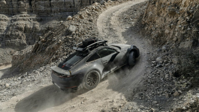 Testování Porsche 911 Dakar