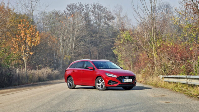 Test Hyundai i30 kombi 1,5i CVVT (2022)