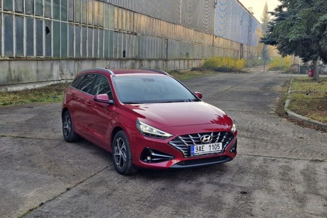 Test Hyundai i30 kombi 1,5i CVVT (2022)