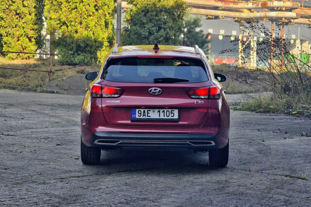 Test Hyundai i30 kombi 1,5i CVVT (2022)