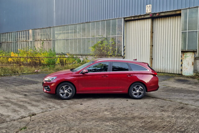 Test Hyundai i30 kombi 1,5i CVVT (2022)