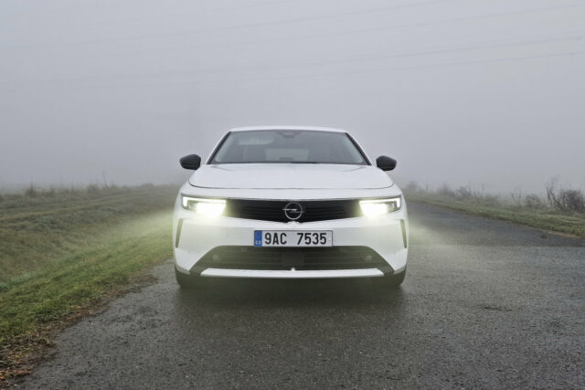Test Opel Astra 1.2 Turbo (2022)
