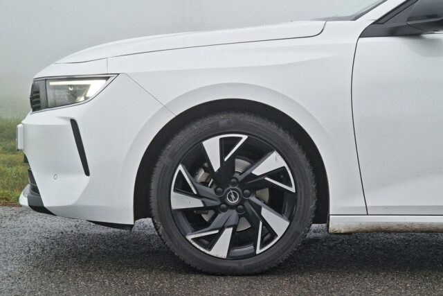 Test Opel Astra 1.2 Turbo (2022)