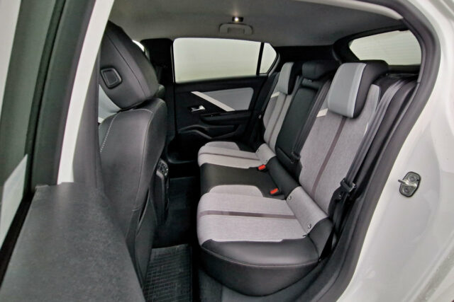 Test Opel Astra 1.2 Turbo (2022)