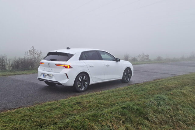 Test Opel Astra 1.2 Turbo (2022)