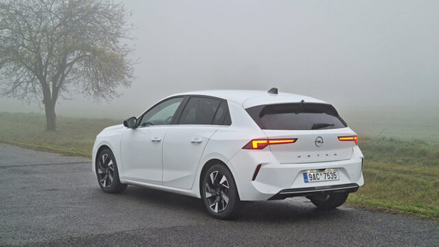 Test Opel Astra 1.2 Turbo (2022)