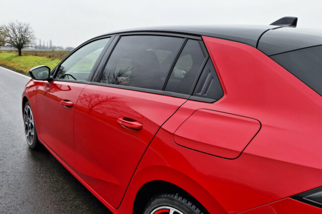 Test Opel Astra 1.6 Turbo Plug-In Hybrid AT8 (2022)