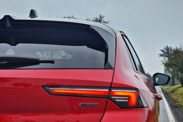 Test Opel Astra 1.6 Turbo Plug-In Hybrid AT8 (2022)