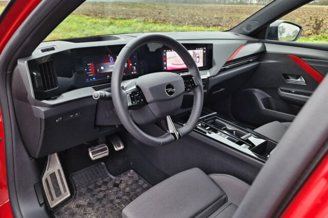 Test Opel Astra 1.6 Turbo Plug-In Hybrid AT8 (2022)