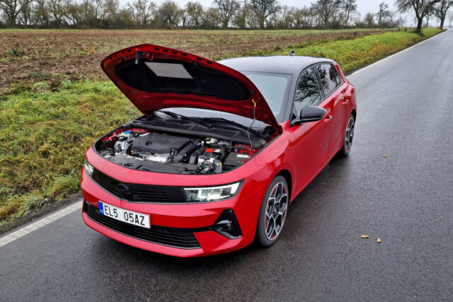 Test Opel Astra 1.6 Turbo Plug-In Hybrid AT8 (2022)