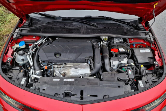 Test Opel Astra 1.6 Turbo Plug-In Hybrid AT8 (2022)