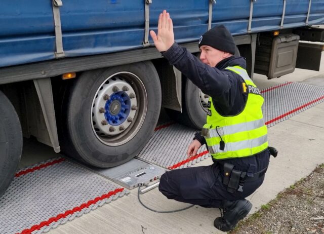 policie-kamion