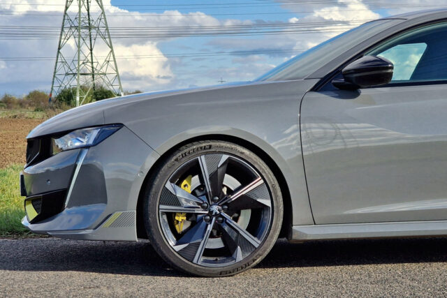 Test Peugeot 508 PSE (2022)
