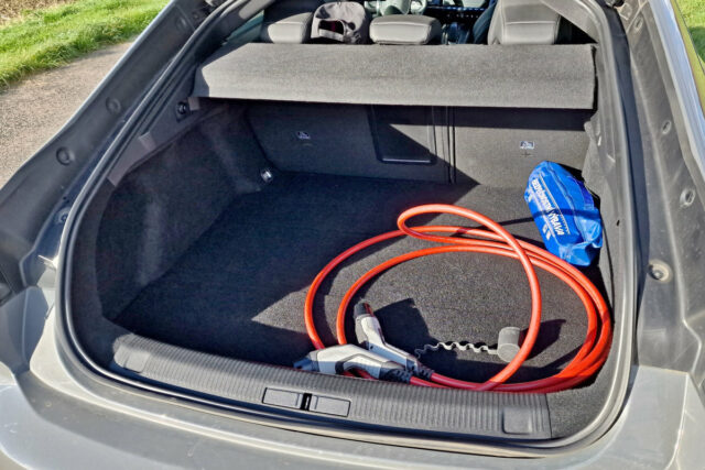 Test Peugeot 508 PSE (2022)