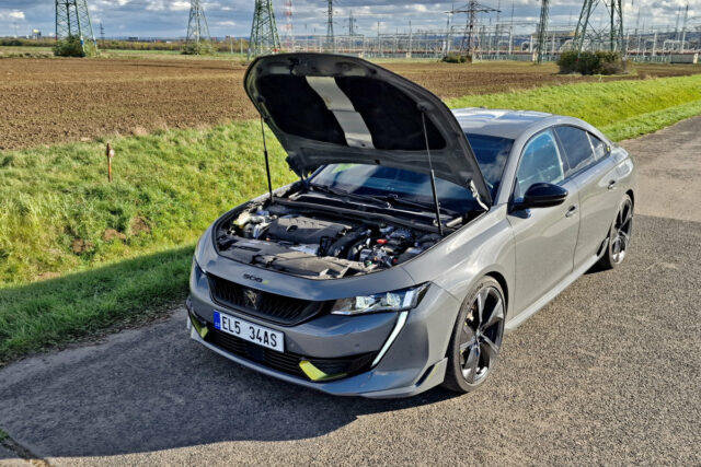 Test Peugeot 508 PSE (2022)