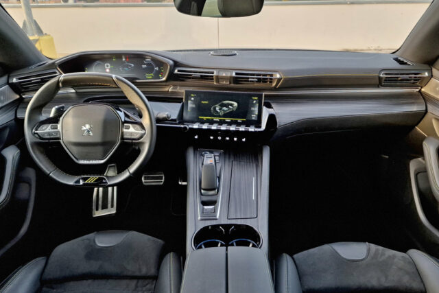 Test Peugeot 508 PSE (2022)