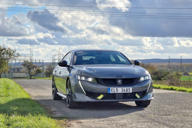 Test Peugeot 508 PSE (2022)