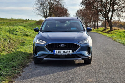 Test Ford Focus Active kombi 1.0 EcoBoost Hybrid | mild-hybrid (2022)