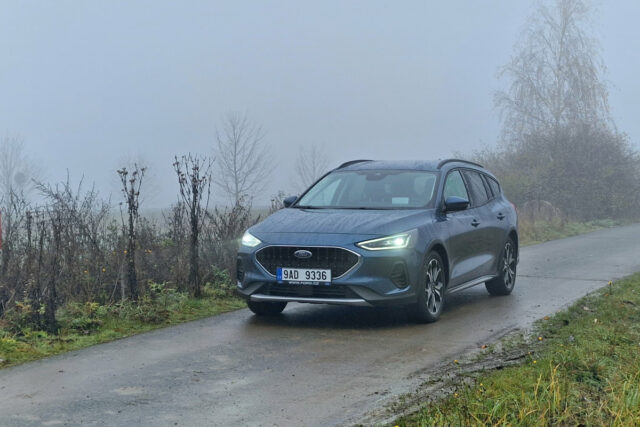 Test Ford Focus Active kombi 1.0 EcoBoost Hybrid | mild-hybrid (2022)
